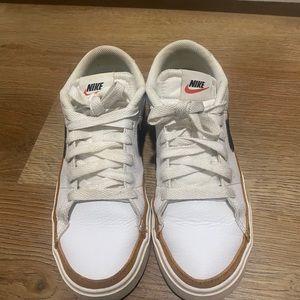 Nike Court Legacy sneakers